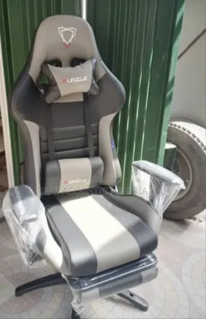 Ergonomic Gaming Chair With Footrest and Lumbar Support