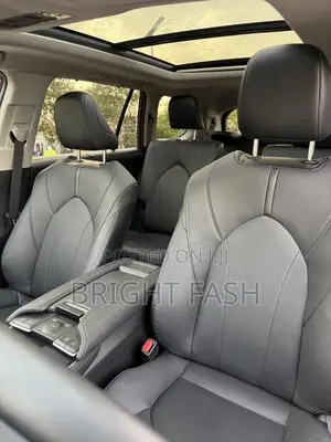 Toyota Highlander Limited AWD 2024 Red