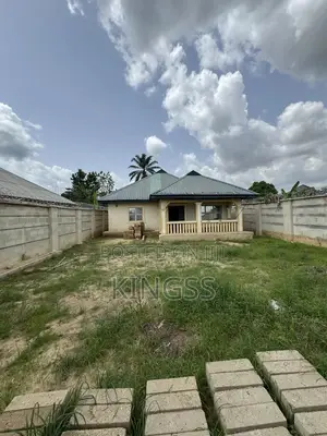 5bdrm Bungalow in Ikom Iman, Uyo for sale