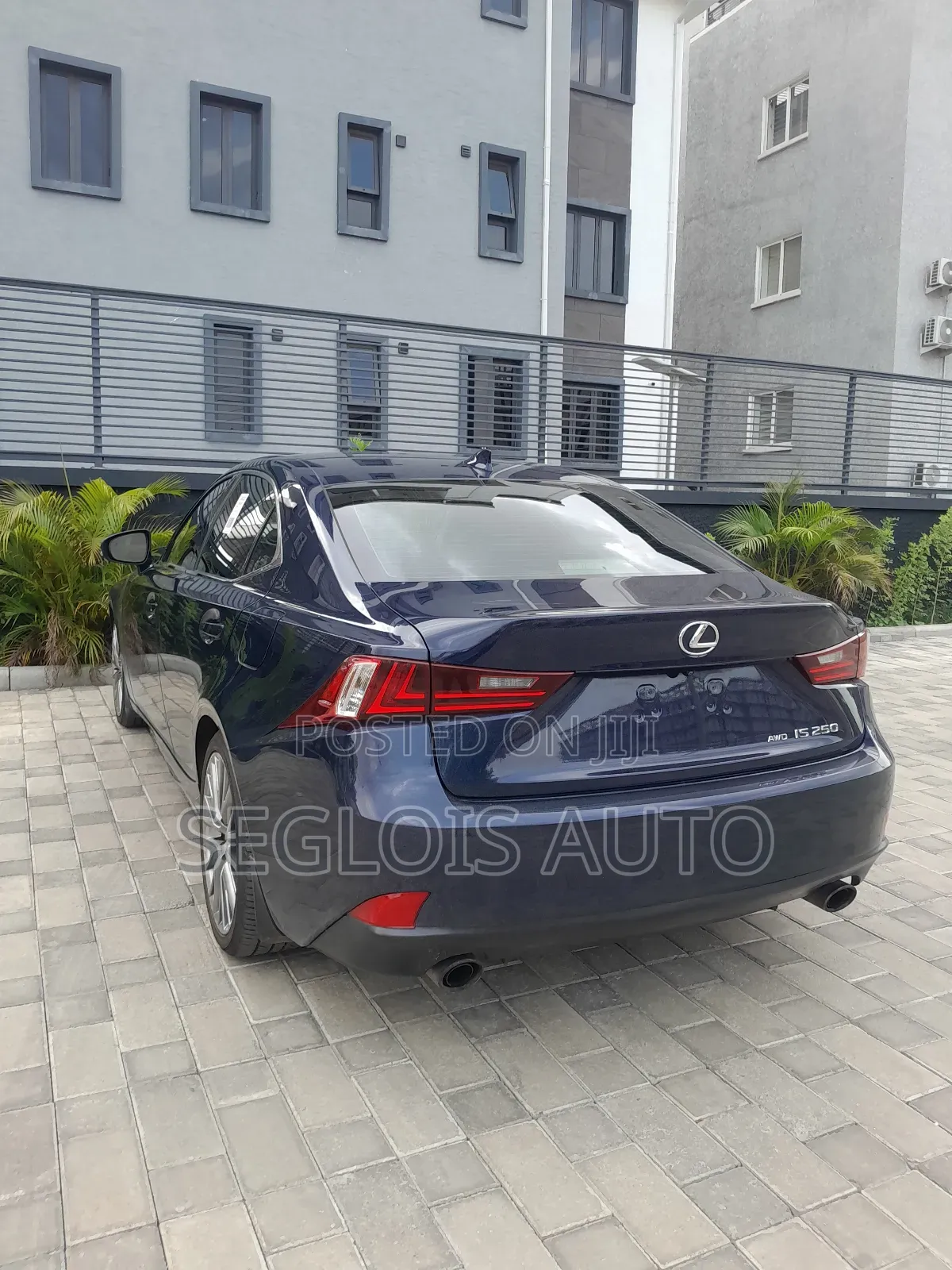 Lexus IS 2015 Blue