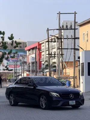 Mercedes-Benz E300 4Matic AWD Sedan (2.0L 4cyl 9A) 2017 Black