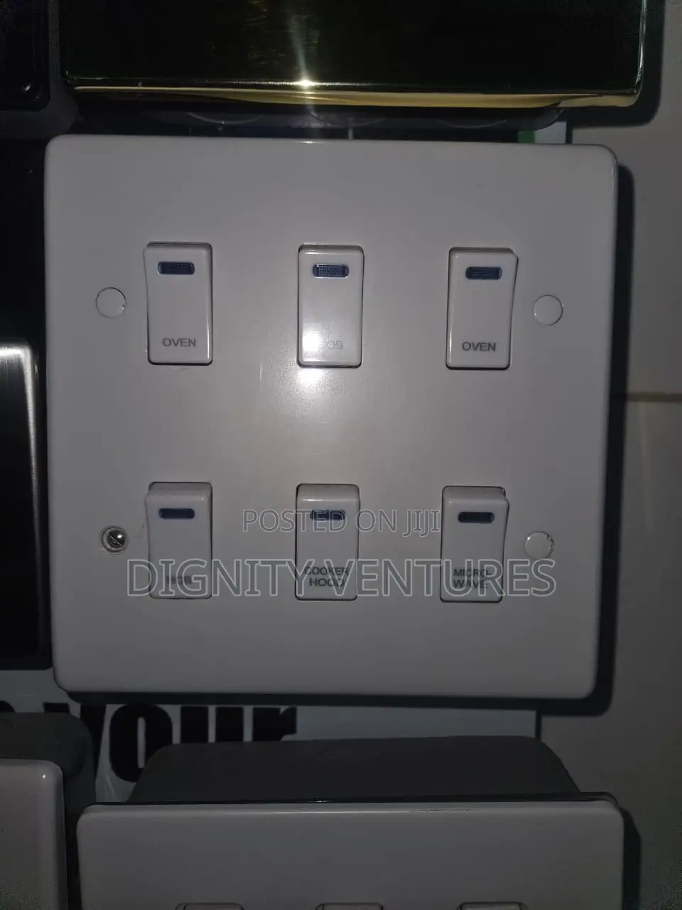 6 Gang Switch