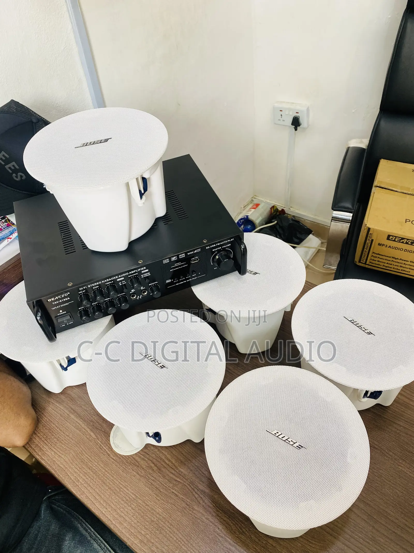 Original 6 Bose Ceiling Speakers and Amplifier Set Up