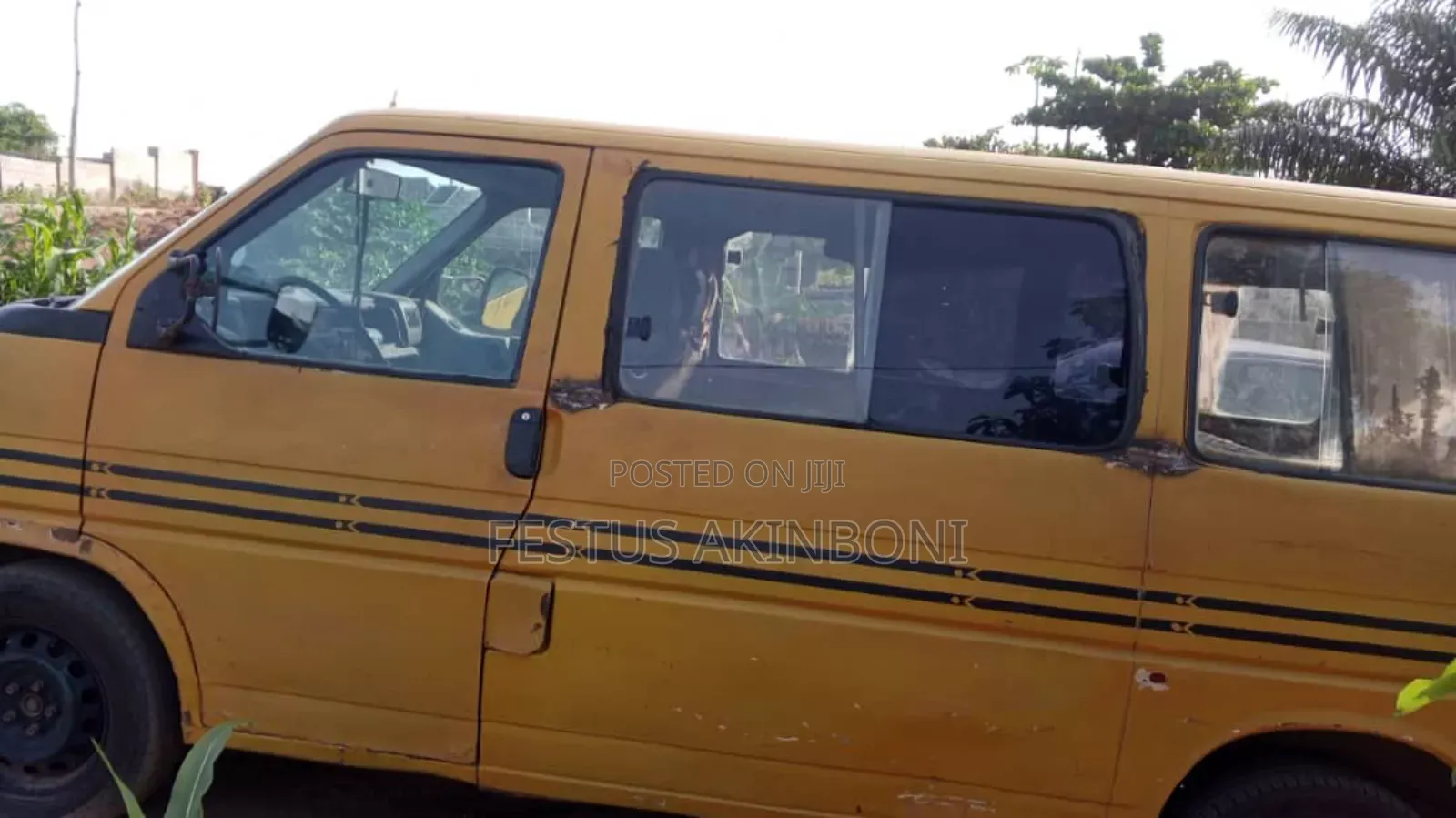 Volkswagen Transporter 2000 Yellow