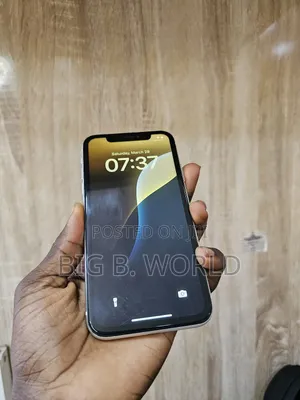 Apple iPhone XR 64 GB White