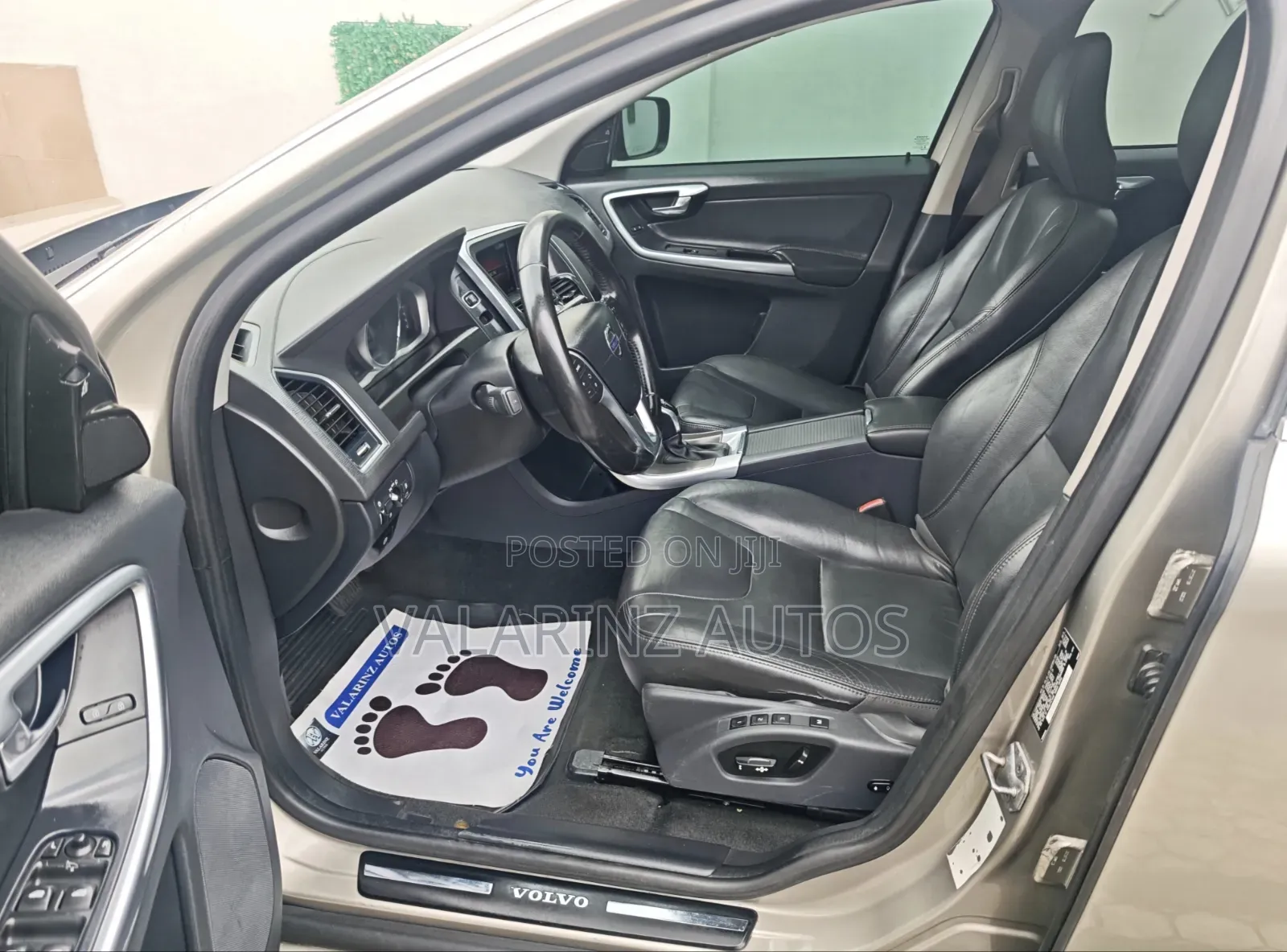 Volvo XC60 T5 Platinum AWD 2016 Gold