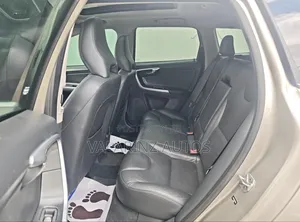 Volvo XC60 T5 Platinum AWD 2016 Gold