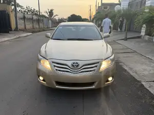 Toyota Camry 2010 Gold