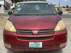 Toyota Sienna LE AWD 2005 Maroon