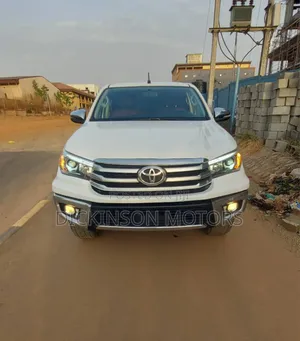 Toyota Hilux 2020 White