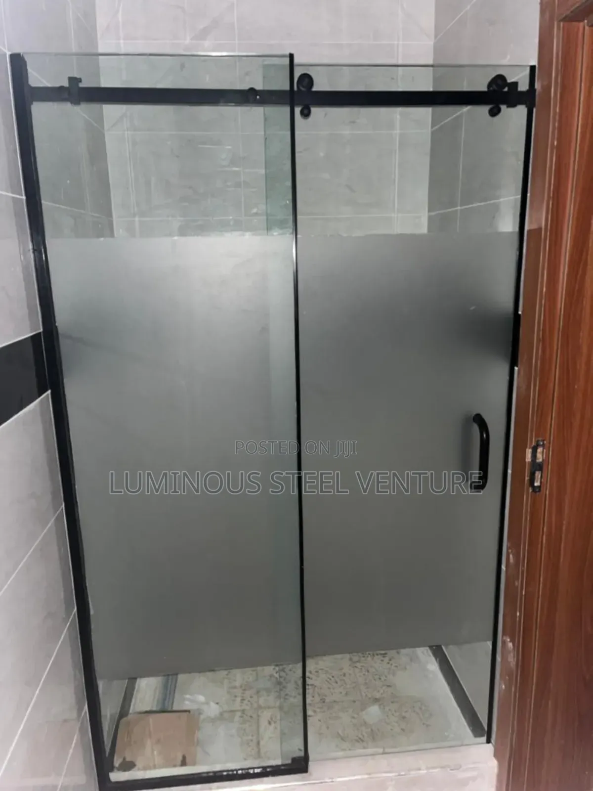 Frameless or Semi-Frameless Design Creates an Open,