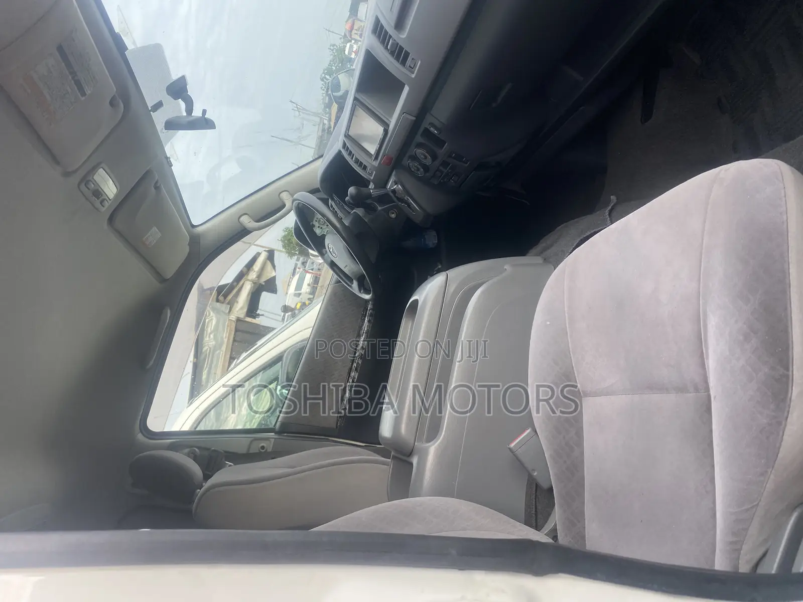Toyota HiAce 2015 Black