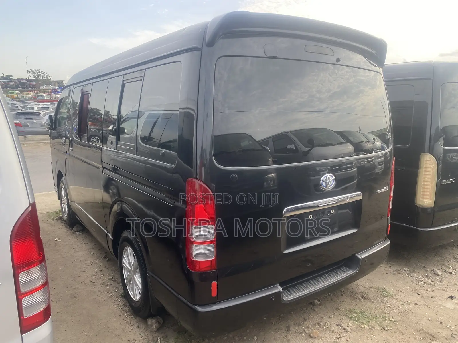 Toyota HiAce 2015 Black