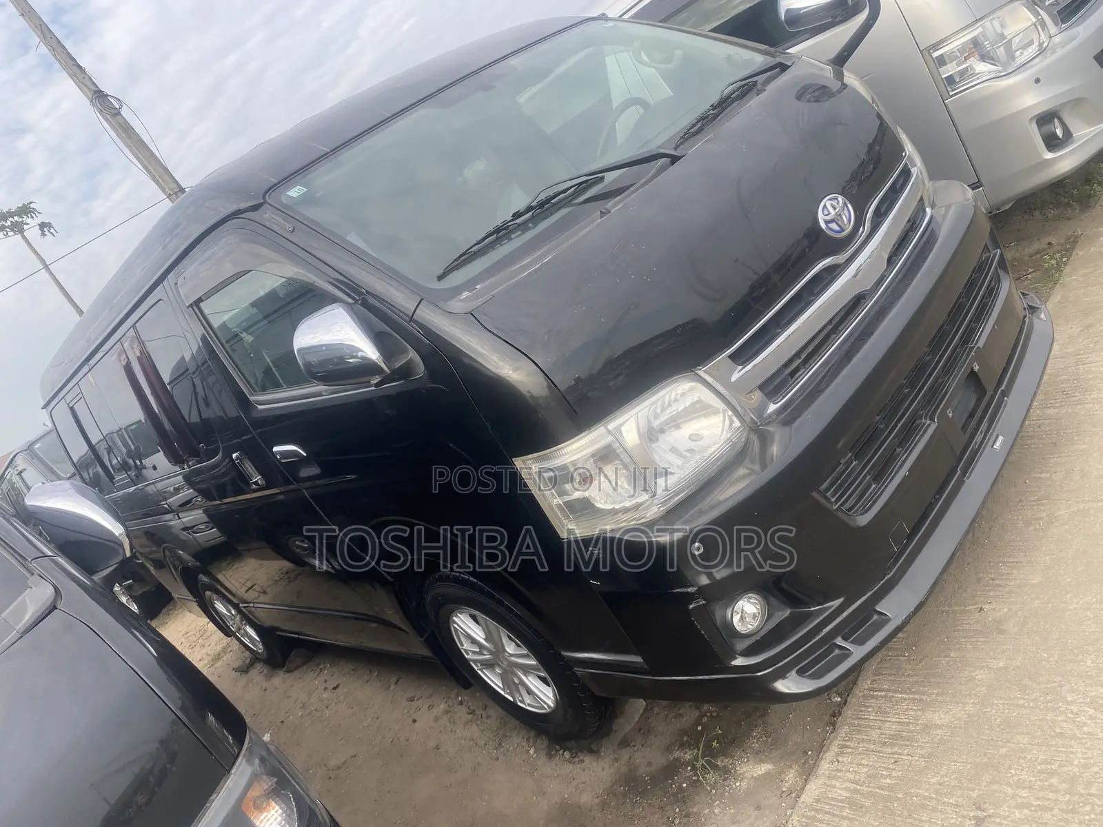 Toyota HiAce 2015 Black