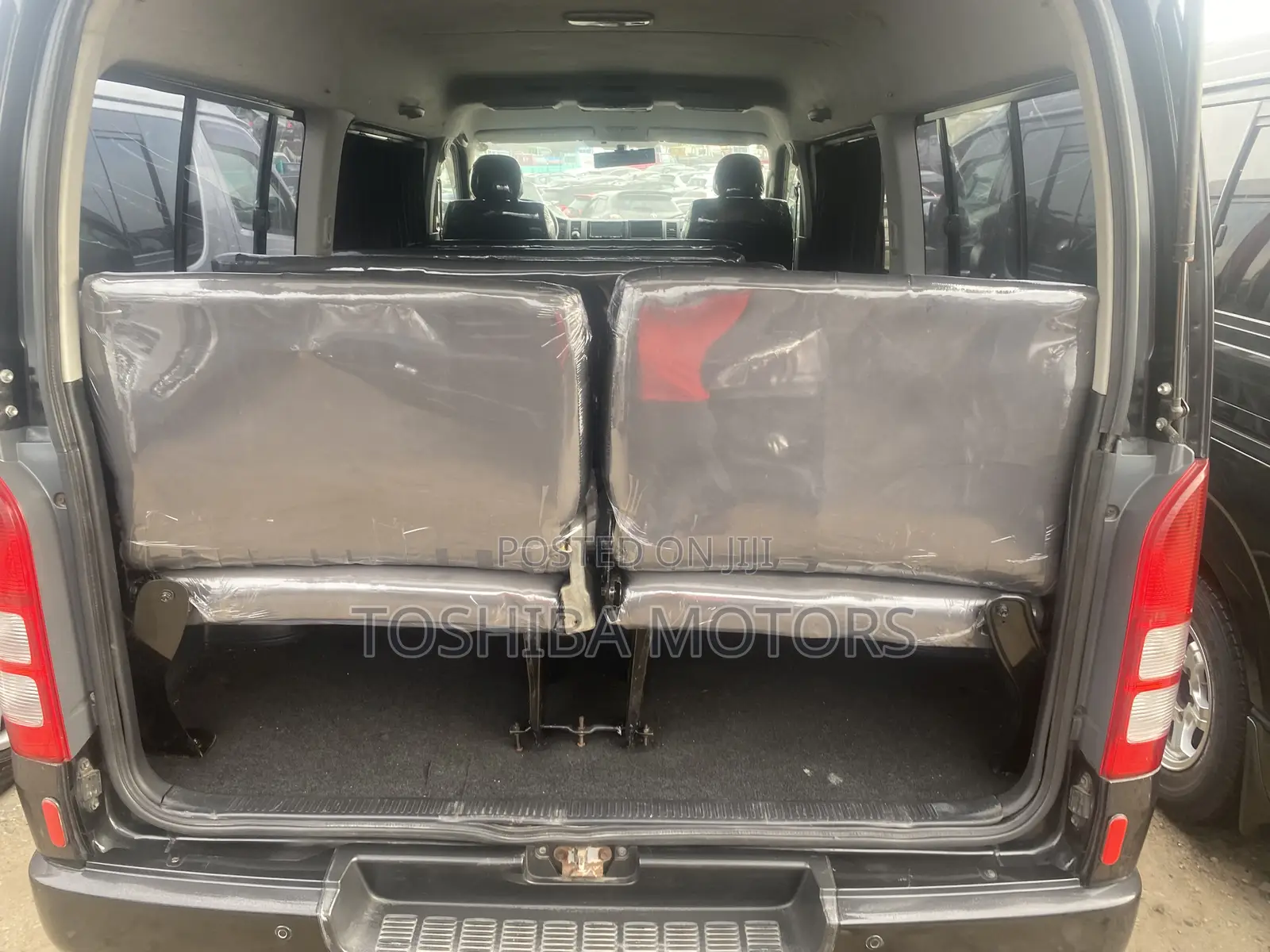 Toyota HiAce 2015 Black