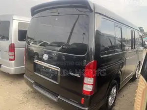 Toyota HiAce 2015 Black