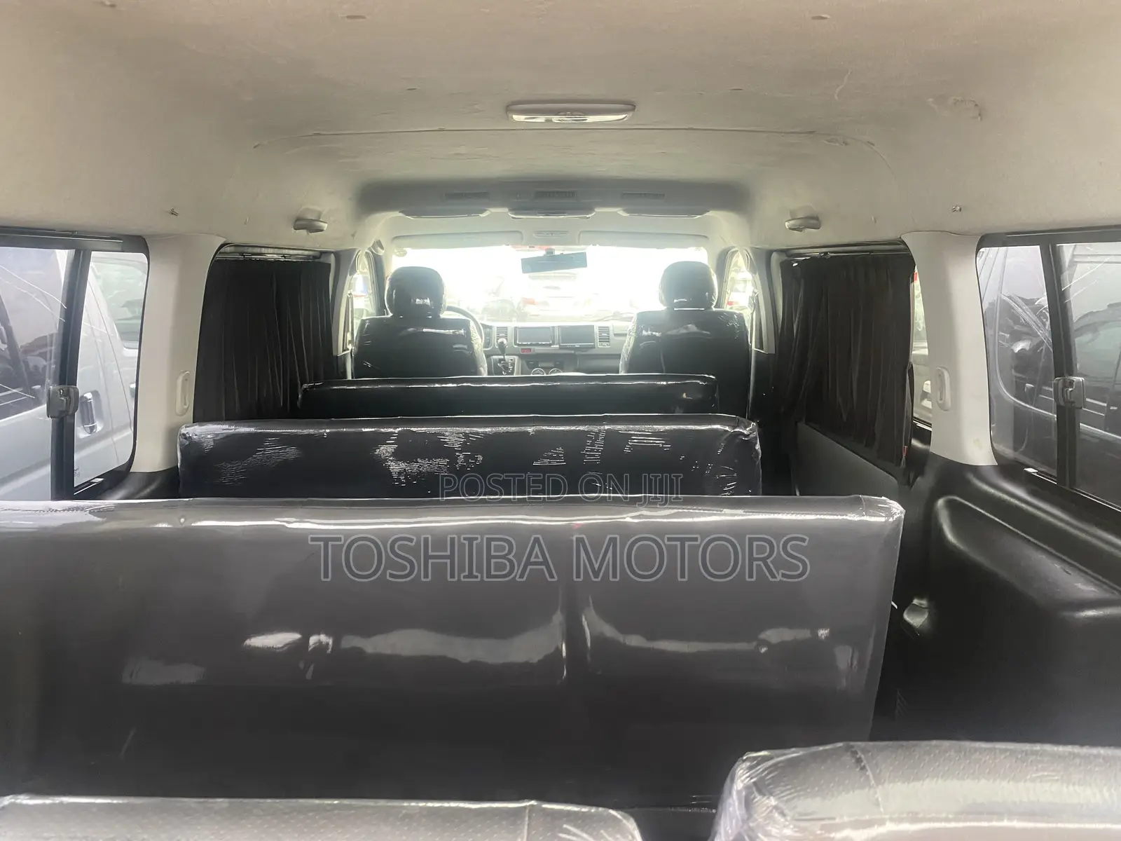 Toyota HiAce 2015 Black