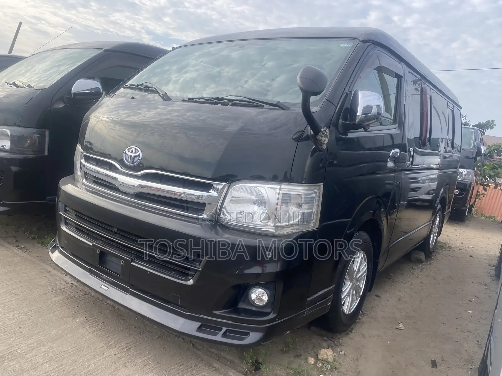 Toyota HiAce 2015 Black