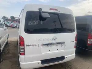Toyota HiAce 2013 White