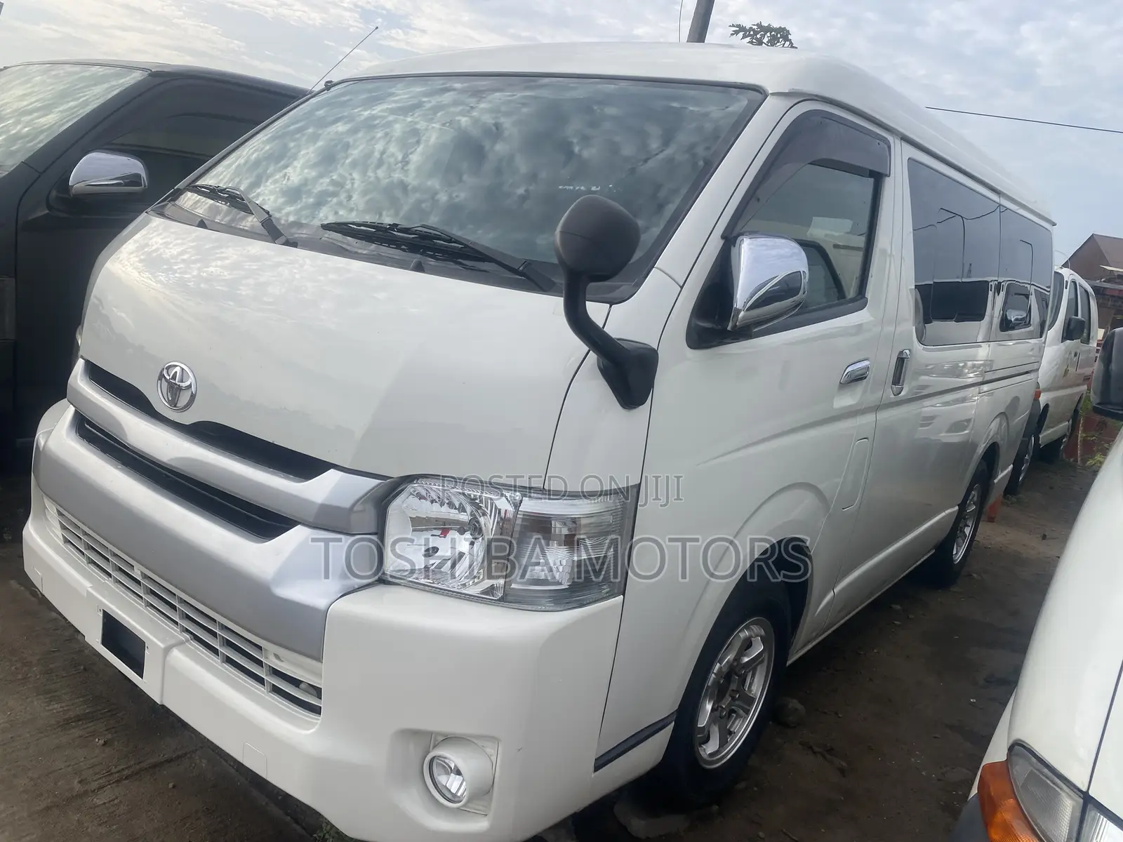 Toyota HiAce 2013 White