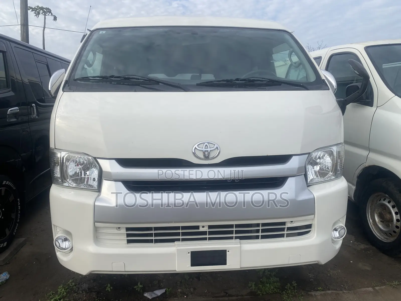 Toyota HiAce 2013 White