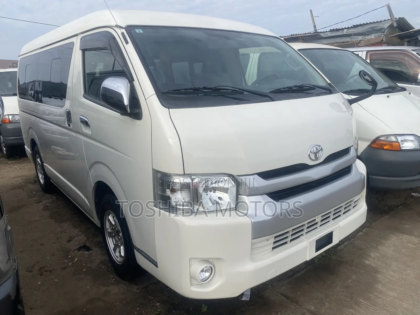 Toyota HiAce 2013 White