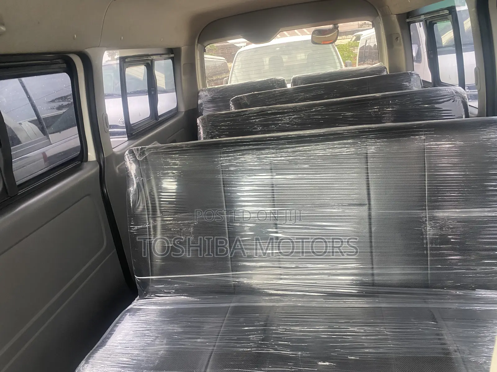 Toyota HiAce 2013 White