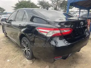 Toyota Camry SE FWD 2020 Black