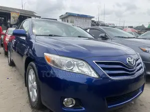 Toyota Camry LE 4dr Sedan (2.5L 4cyl 6A) 2011 Blue