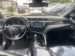Toyota Camry SE FWD 2020 Black