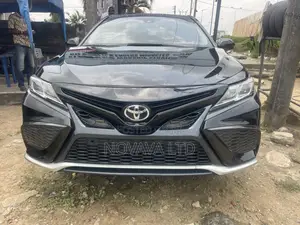 Toyota Camry SE FWD 2020 Black