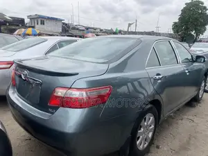 Toyota Camry XLE V6 4dr Sedan (3.5L 6cyl 6AM) 2010 Green