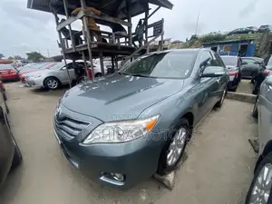 Toyota Camry XLE V6 4dr Sedan (3.5L 6cyl 6AM) 2010 Green