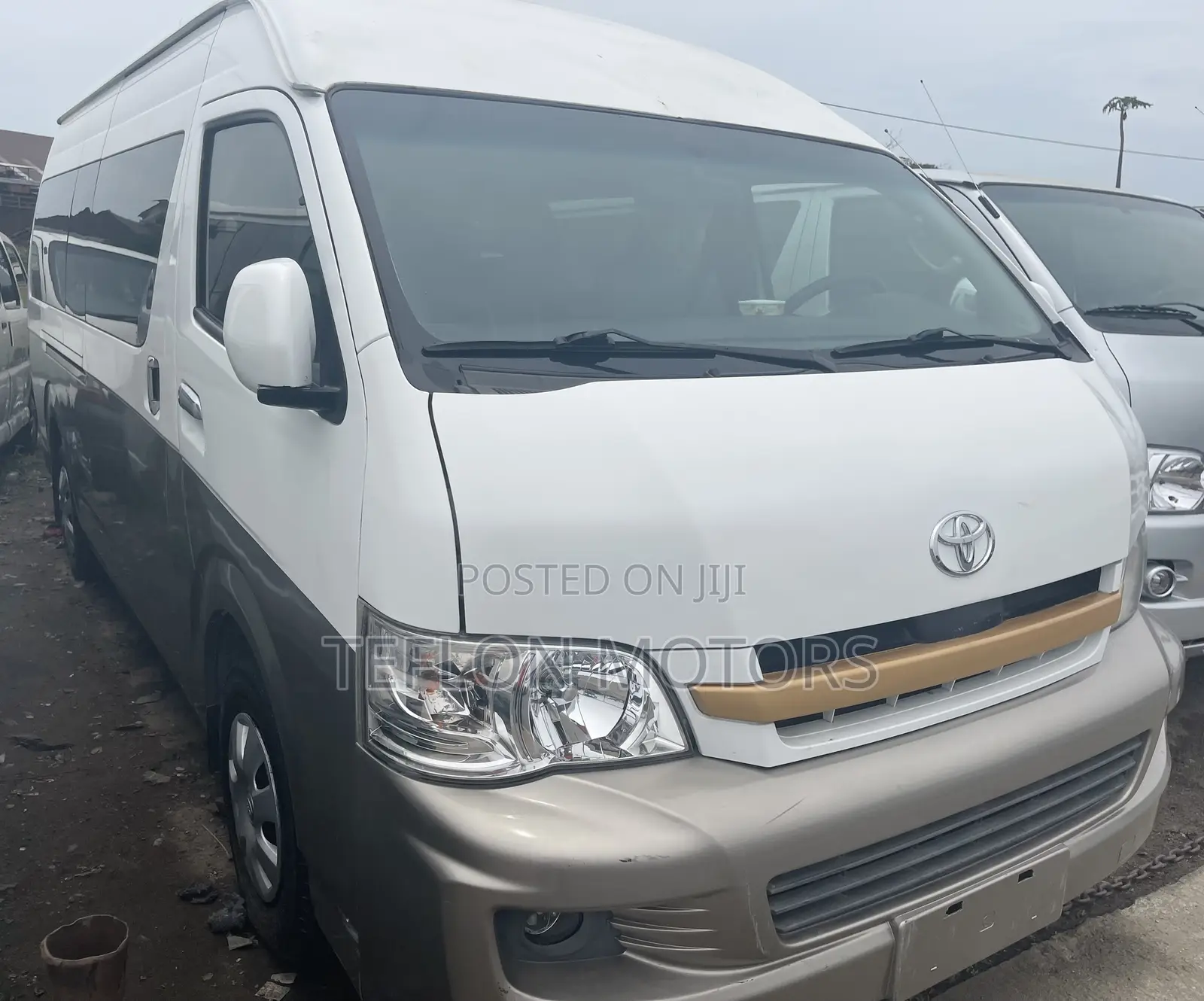 Toyota HiAce 2018 White