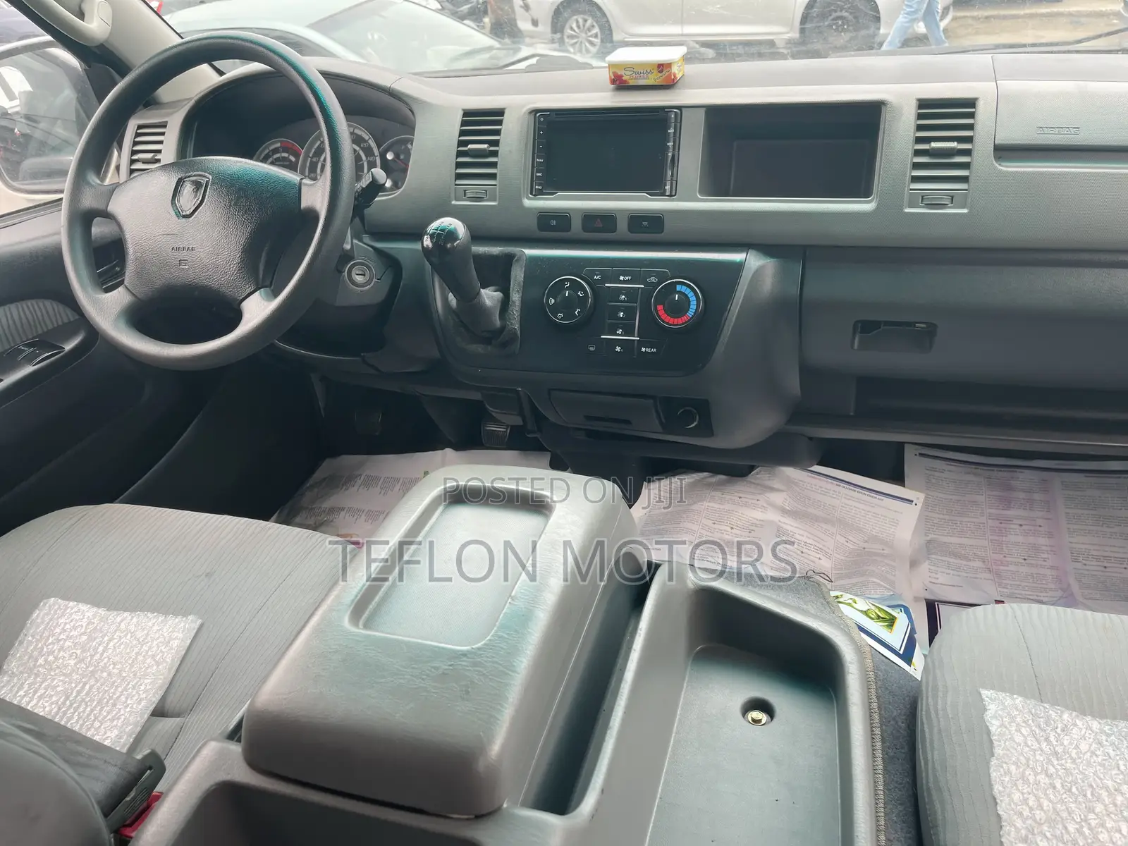 Toyota HiAce 2018 White