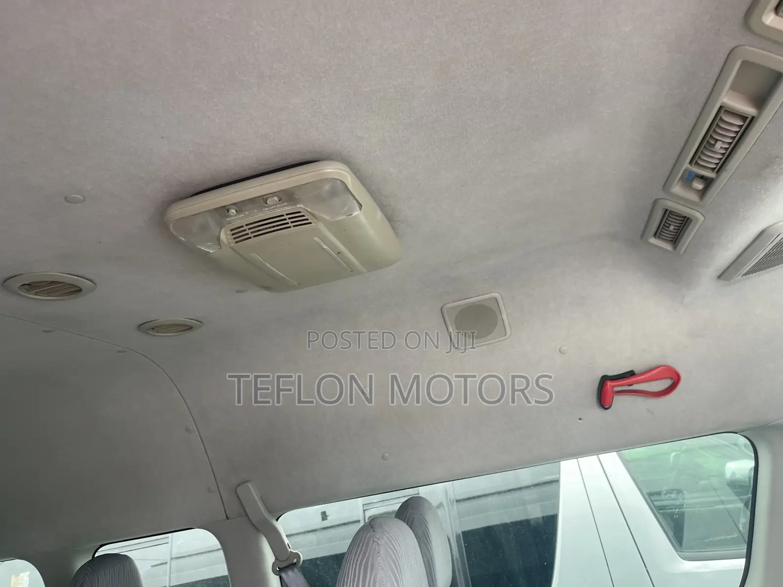 Toyota HiAce 2018 White