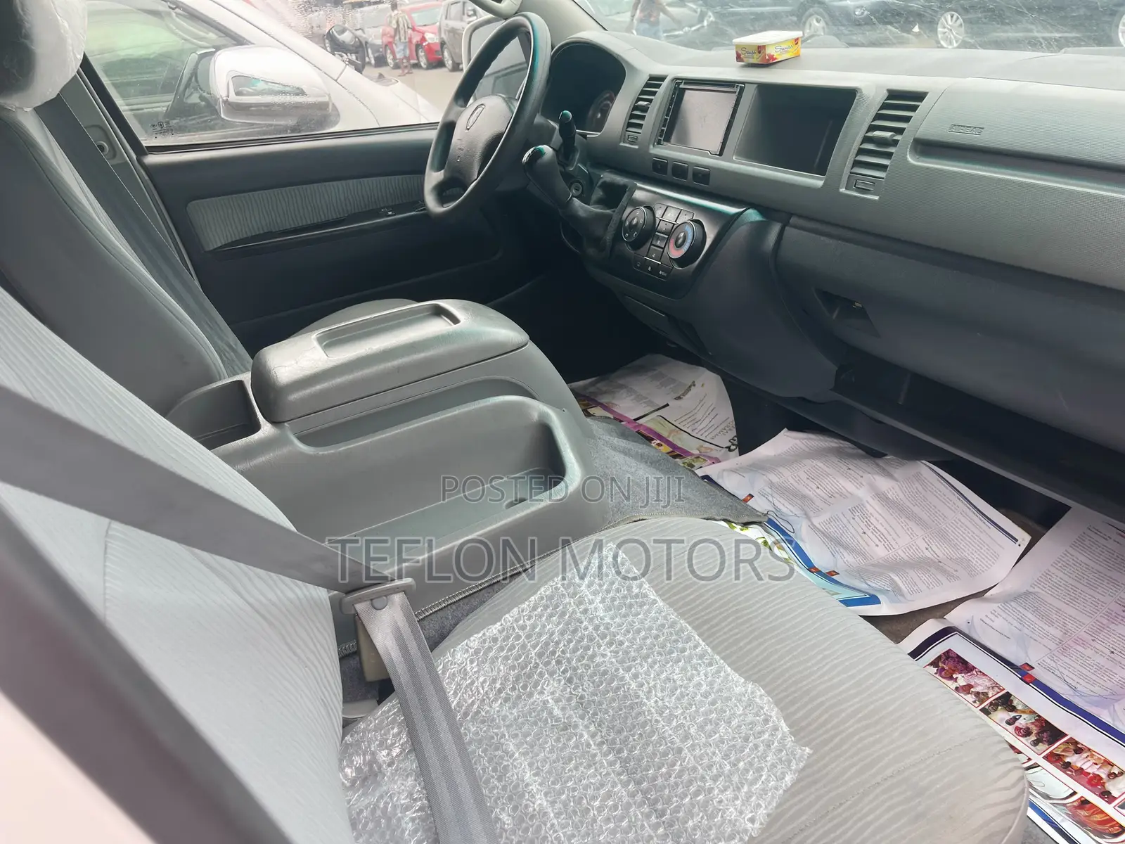 Toyota HiAce 2018 White