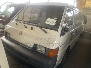 Mitsubishi L300 2004 White