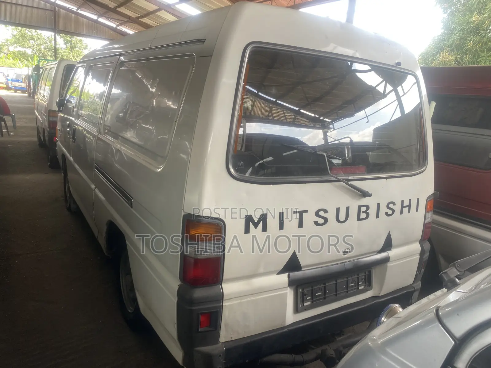 Mitsubishi L300 2004 White