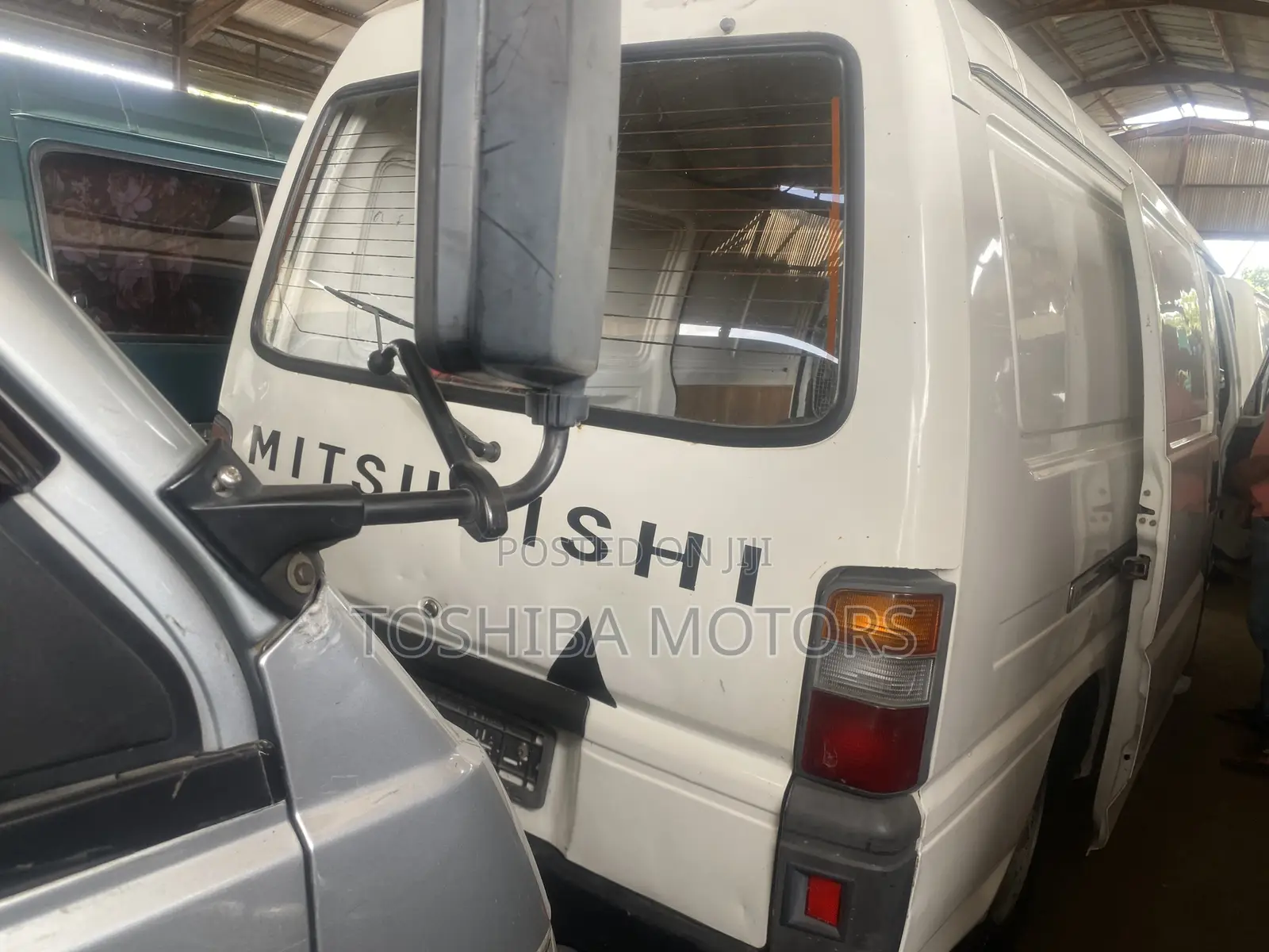Mitsubishi L300 2004 White