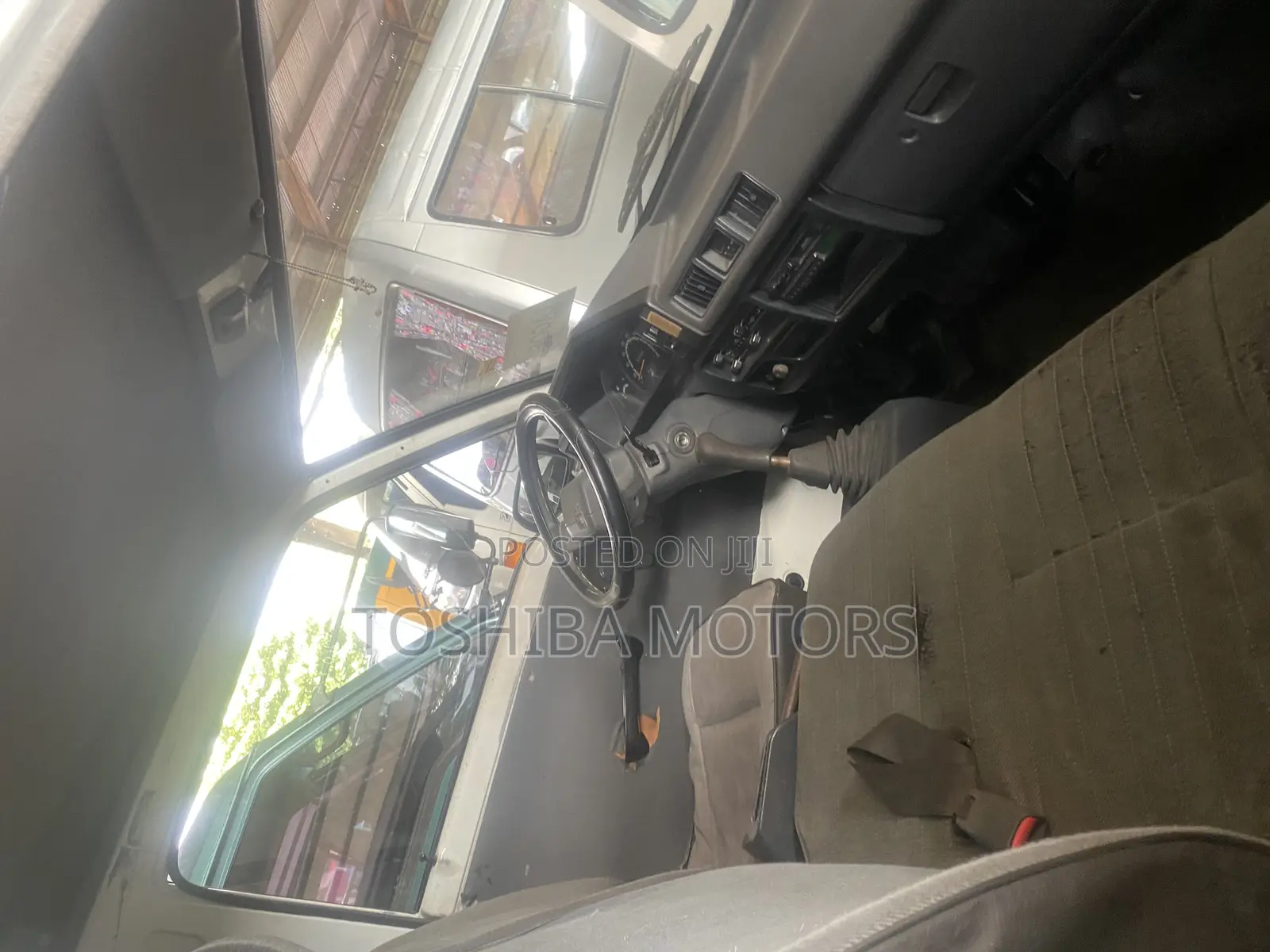 Mitsubishi L300 2004 White
