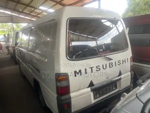 Mitsubishi L300 2004 White