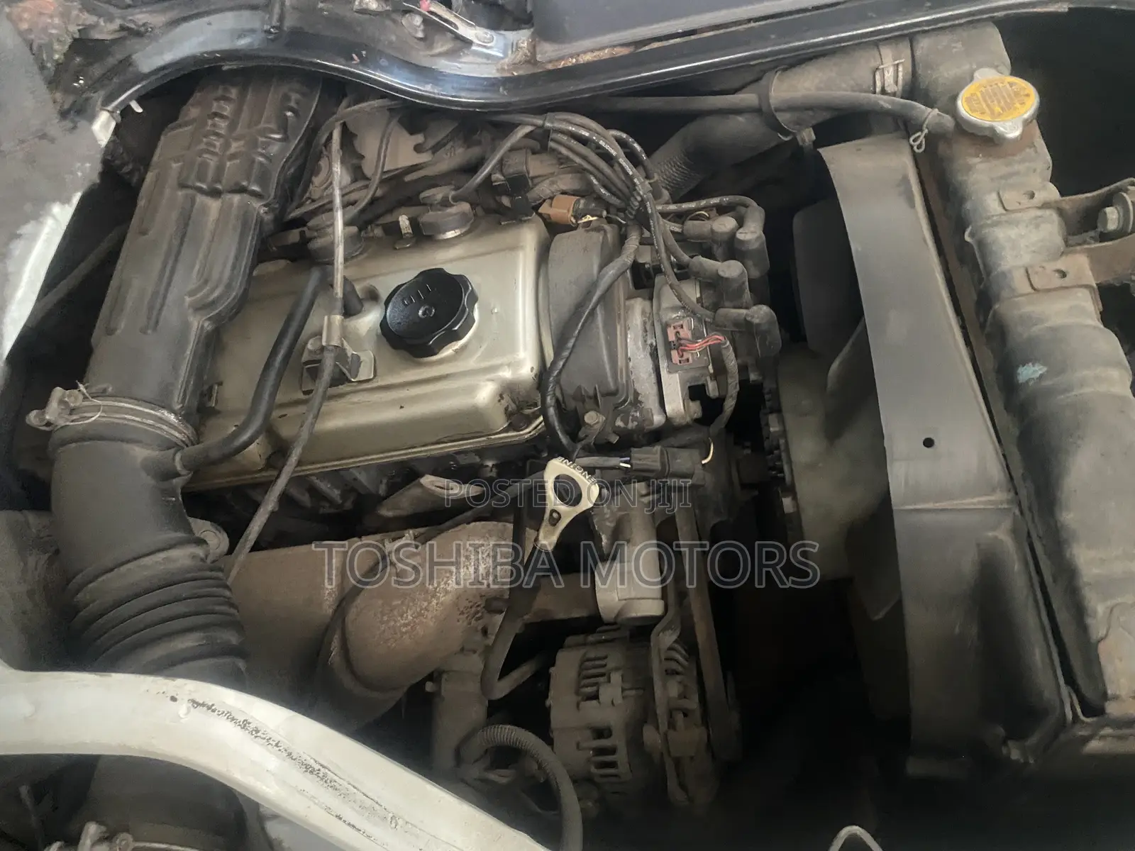 Mitsubishi L300 2004 White