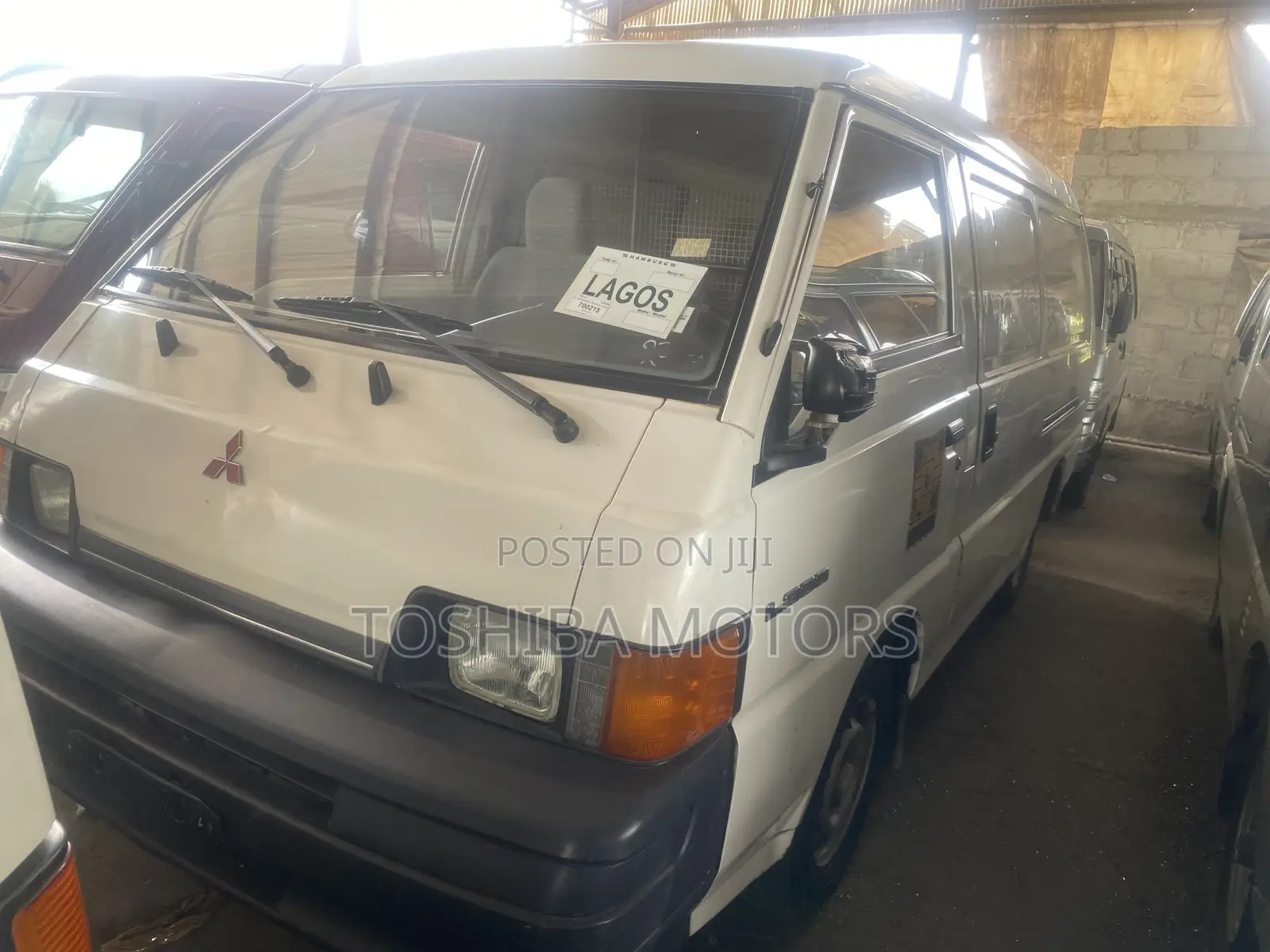 Mitsubishi L300 2004 White