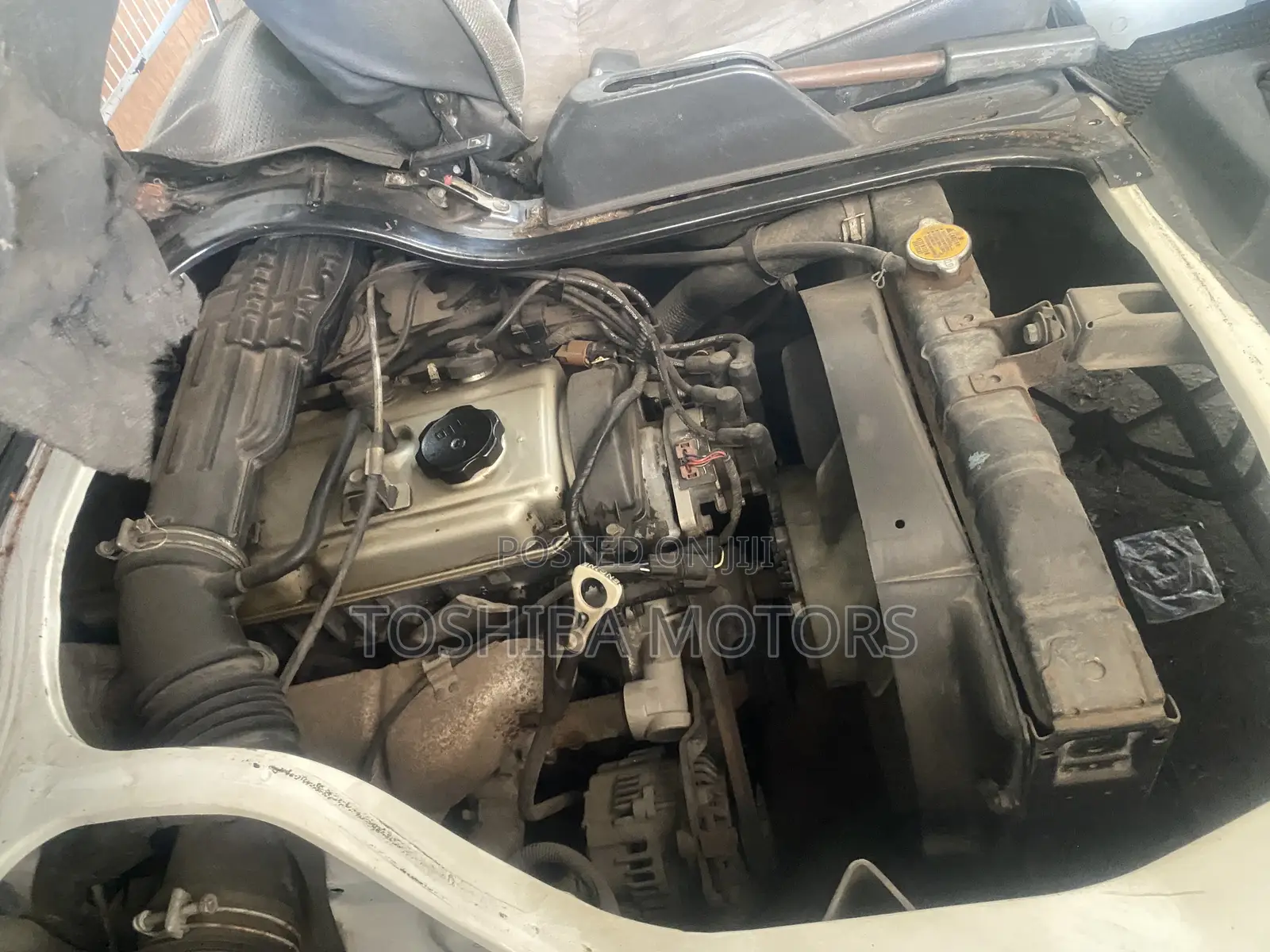 Mitsubishi L300 2004 White