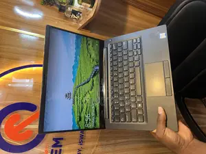 Laptop Dell Latitude 7390 8GB Intel Core i7 SSD 256GB