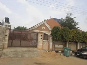 Furnished 7bdrm Bungalow in Lifecamp for sale
