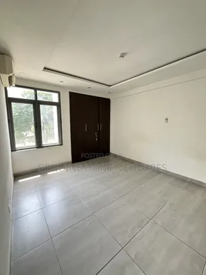 3bdrm Bedsitter in Ikoyi, Awolowo Road for rent