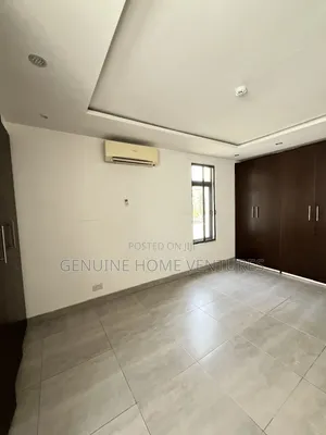 3bdrm Bedsitter in Ikoyi, Awolowo Road for rent
