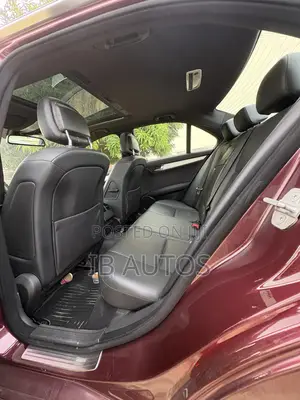 Mercedes-Benz C300 Luxury Sedan AWD (3.0L 6cyl 7A) 2008 Red